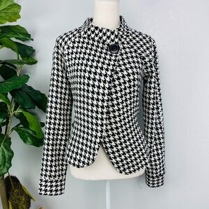 Black and White Wool Blend  Large Houndstooth print Flare short Coat